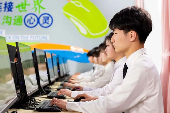 没学历的女孩子适合学什么技术