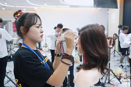 中老年人学理发哪里可以培训