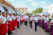 <b>感恩母校，助力成长——甘肃新东方优秀学子重返母校</b>