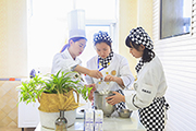 想去学厨师，零基础可以去甘肃新东方学厨师吗？