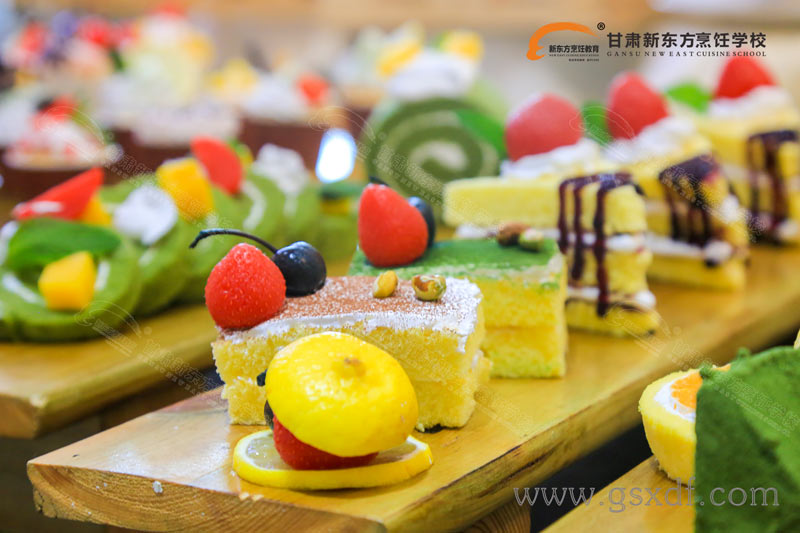 甘肃新东方<a href='http://m.gsxdf.com/' target='_blank'><u>烹饪学校</u></a>蛋糕作品