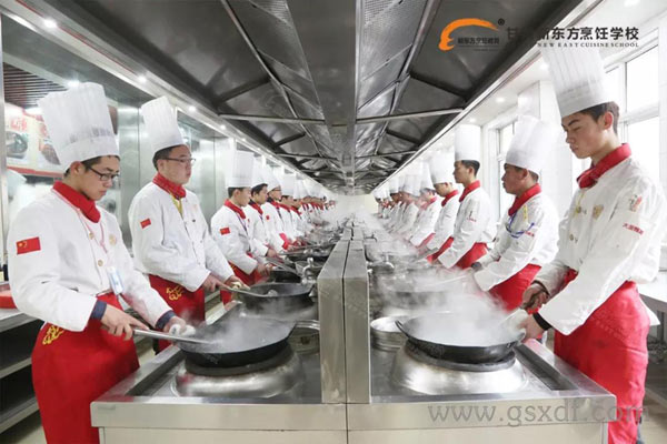 <a href='http://m.gsxdf.com/' target='_blank'><u>学厨师</u></a>就得真操实训