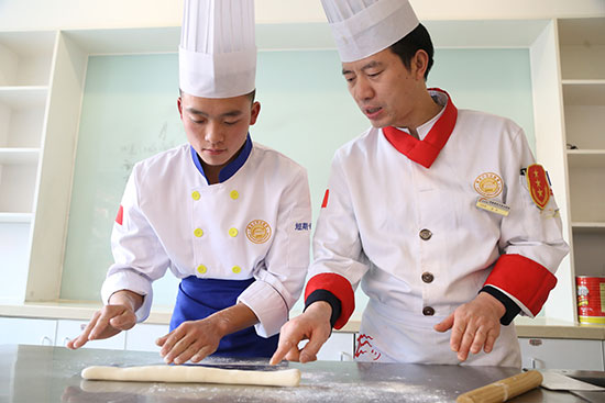 新东方<a href='http://m.gsxdf.com/' target='_blank'><u>烹饪学校</u></a>可以学刀削面吗