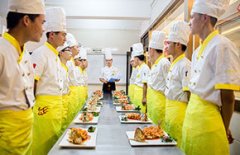 在甘肃新东方烹饪学校学厨师一年能学会吗