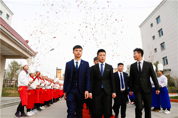 2019年，为什么越来越多的初高中生选择<a href='http://m.gsxdf.com/' target='_blank'><u>学厨师</u></a>？