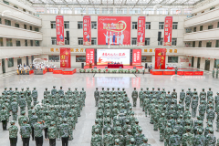 <b>【莘莘学子 百炼成钢】甘肃新东方2020级秋季新生军训汇演隆重举行</b>