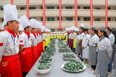 30岁学厨师晚吗