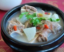 正宗羊肉汤学习制作甘肃新东方烹饪学校