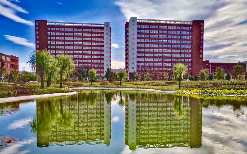 平凉职业技术学校 