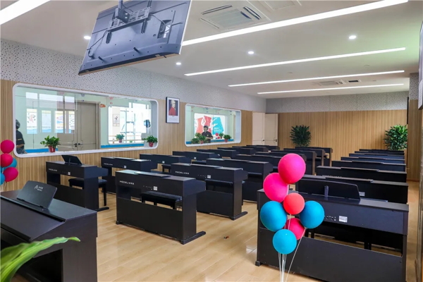 初高中毕业生学幼师