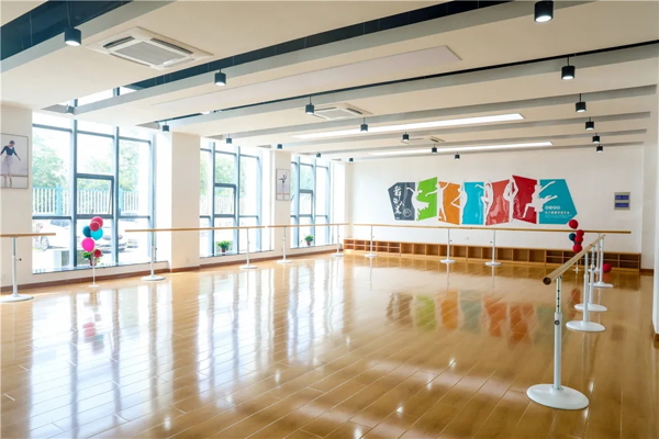 初高中毕业生学幼师