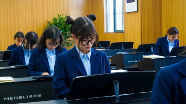 初高中毕业生学幼师