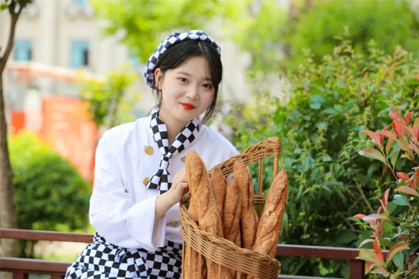 女孩子报读陕西新东方<a href='http://m.gsxdf.com/' target='_blank'><u>烹饪学校</u></a>