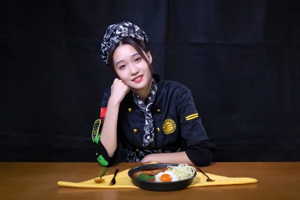 女孩子报读陕西新东方<a href='http://m.gsxdf.com/' target='_blank'><u>烹饪学校</u></a>