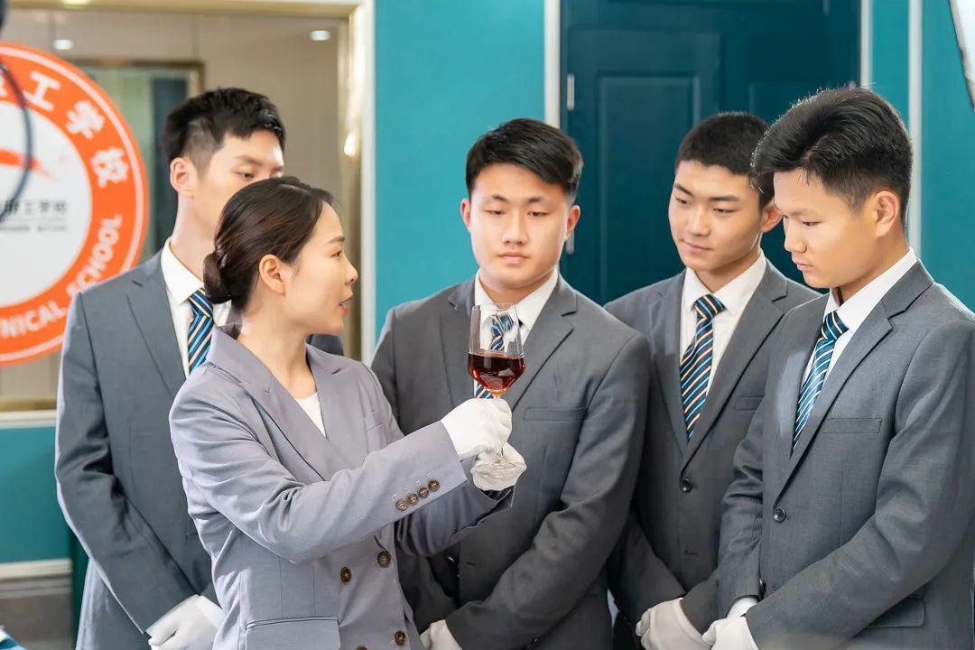 就业难局面被技能教育打破！