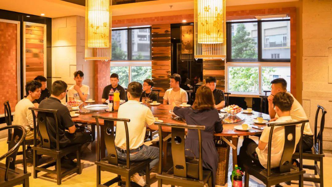 <b>就业回访 | 母校永远是你们坚强的后盾！</b>