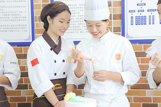 新东方烹饪学校短期班毕业能找到工作吗