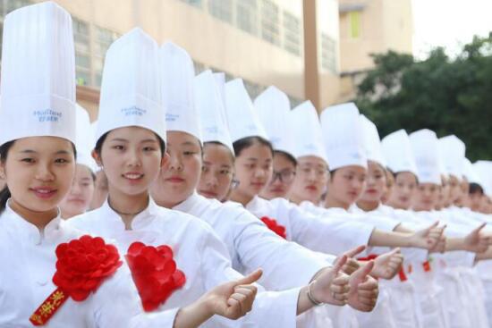 在新东方烹饪学校学什么毕业工资待遇高