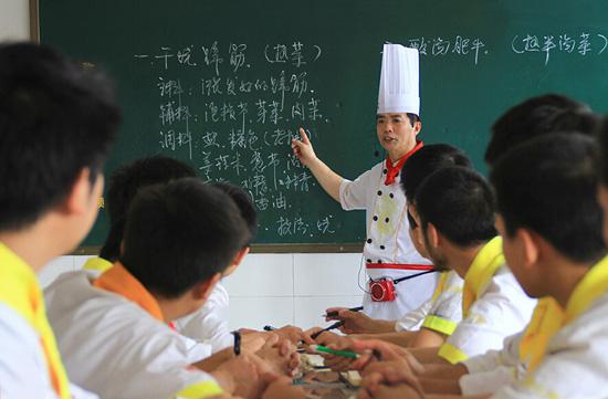 中年人在新东方烹饪学校学厨师好找工作吗