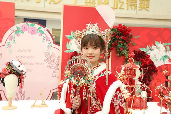 想学化妆、美容学费怎么样？