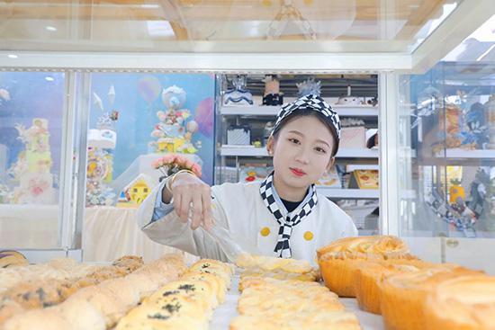 孩子初高中毕业学厨师好吗？