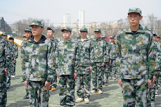 飒爽英姿展风采，青春飞扬启新篇——甘肃新东方高级技工学校2025级新生军训