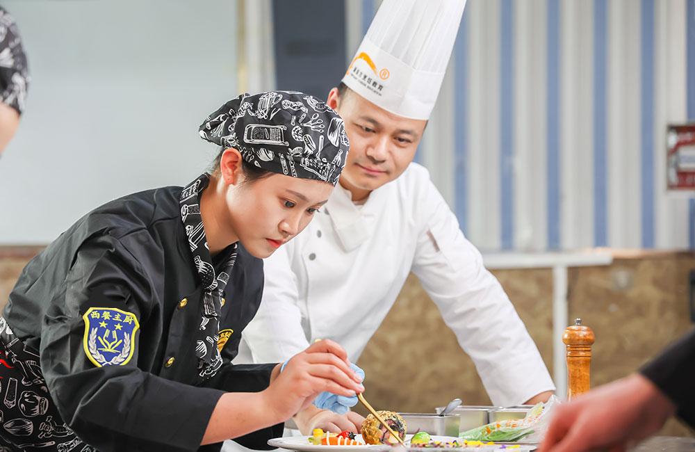 甘肃学西餐哪家好