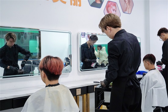 在哪学理发比较好