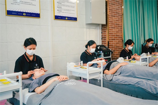 甘肃在哪里学女士化妆