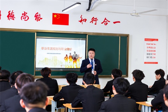 中高考临近，成绩中等的孩子如何破局？掌握一门刚需技能