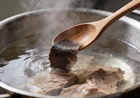 做糟肉前煮肉要焯水吗