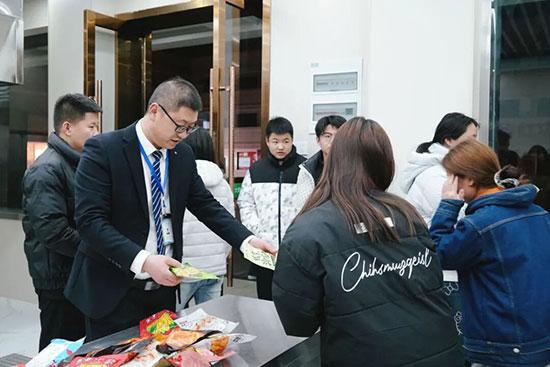 【新学期·心问候】一句叮嘱一份情，甘肃新东方高级技工学校让新生安心求学