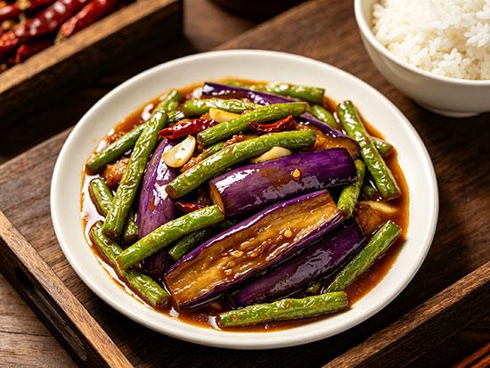 豆角烧茄子：软糯入味，比肉还香