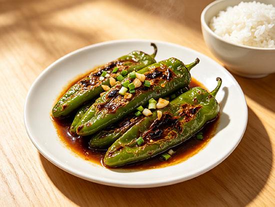 如何制作虎皮辣椒：虎皮斑纹漂亮，香辣入味