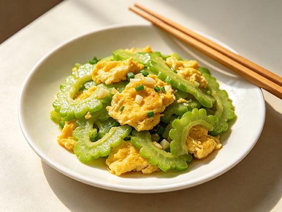 苦瓜炒鸡蛋:清香微苦,嫩滑回甘