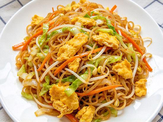 炒饼怎么做？主食蔬菜一锅出，香喷喷